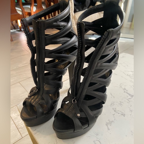 Slightly used, Venus Gucci platforms - Picture 2 of 2